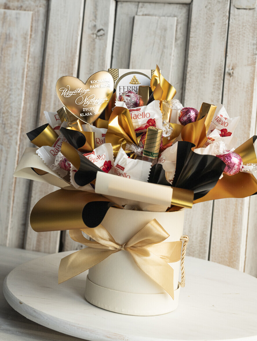 prezent dla nauczuciela/ dzień nauczyciela flower box kwiaty i słodycze Personalizowany box ze słodyczami dla nauczycielki prezent na zakończenie roku dla pani przedszkolanki0