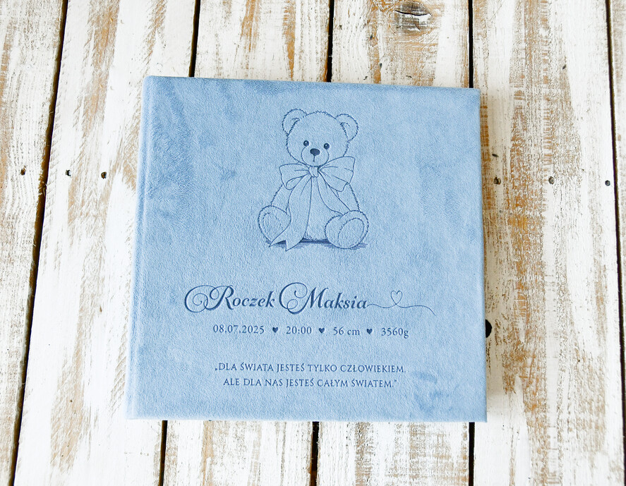 albumy dla Dzieci albumy welurowe Ręcznie szyty album dla dziecka z personalizowaną welurową okładką. Idealny na zdjęcia z narodzin, chrztu i pierwszych lat życia. 4