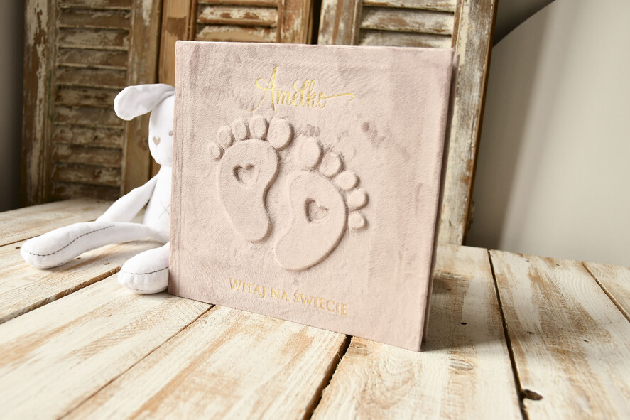 albumy dla Dzieci albumy welurowe Ręcznie szyty album dla dziecka z personalizowaną welurową okładką. Idealny na zdjęcia z narodzin, chrztu i pierwszych lat życia. 3