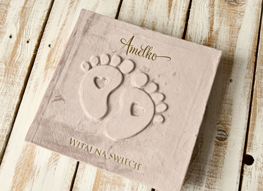 albumy dla Dzieci albumy welurowe Ręcznie szyty album dla dziecka z personalizowaną welurową okładką. Idealny na zdjęcia z narodzin, chrztu i pierwszych lat życia. 11