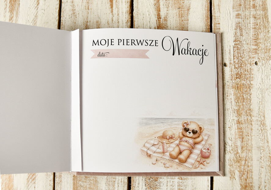albumy dla Dzieci albumy welurowe Ręcznie szyty album dla dziecka z personalizowaną welurową okładką. Idealny na zdjęcia z narodzin, chrztu i pierwszych lat życia. 25