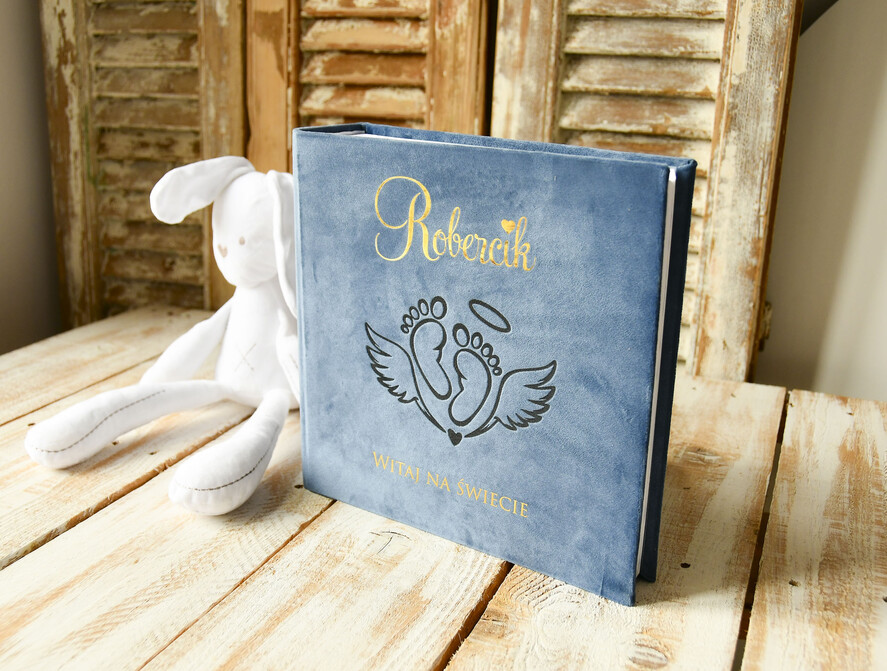albumy dla Dzieci albumy welurowe Ręcznie szyty album dla dziecka z personalizowaną welurową okładką. Idealny na zdjęcia z narodzin, chrztu i pierwszych lat życia. 3