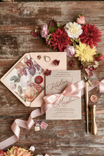 Zaproszenia ślubne Natura rustykalne zaproszenia ślubne brzoskwiniowa koperta bordo jesienne kwiaty dalie 5