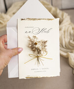 Zaproszenia ślubne Natura Zaproszenia ślubne boho z szuszonym bukiecikiem,nietypowe zaproszenia  na ślub z szuszkami i jedwabiem, rustykalne złocone zaproszenia z kalkowa kopertą8