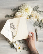 Zaproszenia ślubne Złote Glamour zaproszenia na ślub z satynowej pleksy, zaproszenia na wesele z akrylu, zaproszenia slubne z lakiem, elrganckie zaproszenia na slub5