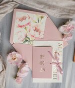 Zaproszenia ślubne Złote Glamour różowe zaproszenia na ślub, nowoczesne zaproszenia w kolorze rózowym, zaproszenia ślubne ze złotymi literami, eleganckie zaproszenia ślubne ze wstązką 1