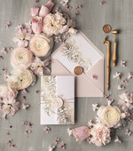 Zaproszenia ślubne Złote Glamour delikatne zaproszenia ślubne, glamour złote litery na zaproszeniach ślubnych, blyszczace zaproszenie slubne1