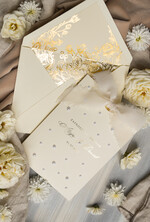 Zaproszenia ślubne Złote Glamour Eleganckie złote zaproszenia ślubne z perełkami, zaproszenie na ślub złocone, zaproszenia na ślub w stylu glamour, złote napisy na zaproszeniach ślubnych 1