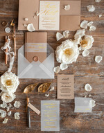 Zaproszenia ślubne Złote Glamour złote rustykalne zaproszenia ślubne ekologiczny papier złocone zaproszenie na ślub ze różami przeźroczysta koperta z kalki0