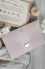 Zaproszenia ślubne Złote Glamour eleganckie złote zaproszenia ślubne, delikatne zaproszenie na ślub, zaproszenie ślubne w stylu glamour, złote litery na zaproszeniach ślubnych, zaproszenia ślubne składane w kopertę 1