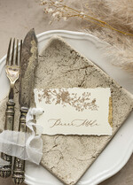 Winietki glamour złote eleganckie winietki na stół weselny wizytówki ślubne, winietki z płatkami złota, darte winietki ze złotem na stoły weselne4