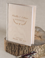 Księgi wpisów gości Drewniane  księga gości do wklejania zdjęć i wpisów gości weselnych, okładka z drewna grawerowane imiona i data1