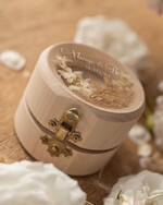 Pudełka Szkatułki na Obrączki szkatułki pudełko na obrączki ślubne wasze imiona i data żywe kwiaty w żywicy    2