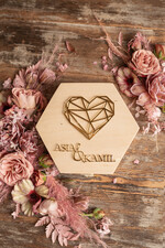 Pudełka Szkatułki na Obrączki szkatułki pudełko na obrączki ślubne wasze imiona i data złote serduszko0