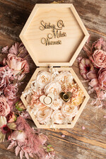 Pudełka Szkatułki na Obrączki szkatułki pudełeczko na obrączki ślubne wasze imiona drewniane pudełko złote serce 1