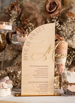 Menu rustykalne drewniane menu na stół weselny, rustykalne menu na stol weselny, złote napisy na menu weselnym, drewniana karta dań, rustykalna karta dan0