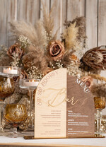 Menu rustykalne drewniane menu na stół weselny, rustykalne menu na stol weselny, złote napisy na menu weselnym, drewniana karta dań, rustykalna karta dan10