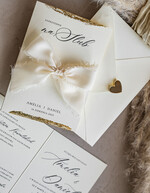 Zaproszenia ślubne Minimalistyczne kremowe Zaproszenia Ślubne Minimalistyczne Zaproszenia na Ślub Eleganckie zaproszenia ślubne z szyfonową lub satynową kokardą, eleganckie zaproszenia ślubne z płatkami złota 1