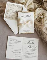 Zaproszenia ślubne Minimalistyczne kremowe Zaproszenia Ślubne Minimalistyczne Zaproszenia na Ślub Eleganckie zaproszenia ślubne z szyfonową lub satynową kokardą, eleganckie zaproszenia ślubne z płatkami złota 9