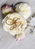 Winietki Eleganckie Akrylowy złoty napis Imiona gości winietki ślubne i prezenty w jednym wizytówki dla gości weselnych błyszczące złoto11