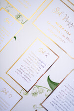 Plany stołów Glamour welurowe tablica z rozmieszczeniem gości plan stołów weselnych, klasyczne złote napisy w stylu glamour1