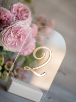 Numery na stół Akryl numery na stoły weselne, nowoczesny pomysł1