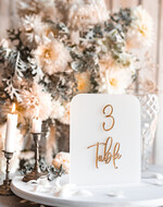 Numery na stół Akryl numerki na stół weselny, akrylowe numery na stół weselny, złoty numerek na stoły weselne, numeracja stolow na weselu, eleganckie numerek na stol weselny3