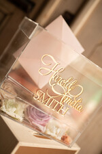 Pudełko na koperty  glamour przezroczysta skrzynka na koperty ślubne akrylowe pudełko box na kartki ślubne złote napisy imiona 15