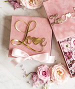 Pudełka Szkatułki na Obrączki glamour szkatułka na obrączki wasze imiona i data, welurowe pudełko na obrączki ślubne, eleganckie aksamitne pudełko na obrączki ze złotymi napisami, wesele glamour0