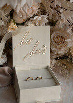 Pudełka Szkatułki na Obrączki glamour piękne welurowe pudełeczko na obrączki ślubne, złote napisy na pudełeczku, welurowa szkatułka na obrączki, aksamitne pudełeczko na obrączki w kolorze ecru3