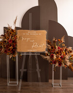 Plany stołów na pleksie - akryl Tablica powitalna slubna glamour, elegancka powitalna plansza ze złotymi literami, rama powitanie na weselu tlansza powitalna na pleksi ze zlotymi literami4