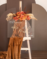 Plany stołów na pleksie - akryl Tablica powitalna slubna glamour, elegancka powitalna plansza ze złotymi literami, rama powitanie na weselu plansza powitalna na pleksie ze zlotymi literami5