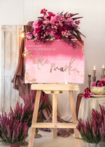 Plany stołów na pleksie - akryl Różowa Tablica powitalna slubna glamour, elegancka powitalna plansza ze złotymi literami, rama powitanie na weselu plansza powitalna na pleksie ze zlotymi literami2