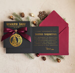 Kartki świąteczne z logo firmy Kokardki  Złocone kartki na święta z logo firmy, świąteczna kartka biznesowa z kokardką i złotymi napisami, nowoczesna firmowa kartka bożonarodzeniowa1