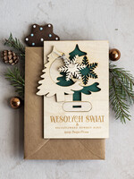 Kartki świąteczne z logo firmy z magnesem lub zawieszką na choinkę Drewniana kartka świąteczna z logo firmy - świąteczna choinka stojąca z kartką świąteczna firmową, drewniana kartka na swieta, kartka swiateczna z zawieszką5