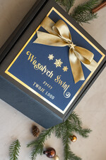 Prezenty oferta dla Firm słodkie zestawy  kosze prezentowe dla firm, prezenty biznesowe dla firm z kawą i herbatą, upominki na święta dla pracowników, świąteczne gadżety dla pracowników i kontrahentów, personalizowane prezenty firmowe, zestawy świąteczne z logo, eleganckie kosze prezentowe, firmowe upominki świąteczne5