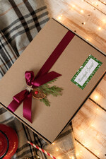 Prezenty oferta dla Firm zestawy skarpetki, koszulki z nadrukiem świąteczna damska koszulka różne rozmiary, czerwona świąteczna koszulka, koszulka świąteczna z nadrukiem,  prezent na święta koszulka z nadrukiem 3