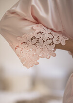 Prezenty dla świadków boxy prezentowe dla Świadkowej, prośba o świadkowanie  box prezentowy dla druhny satynowy szlafrok z koronką prośba o świadkowanie 7