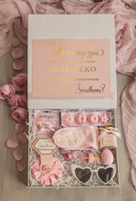 Prezenty dla świadków boxy prezentowe dla Świadkowej, prośba o świadkowanie  box czy zostaniesz moją świadkową pomysł na prezent dla świadkowej, zestaw beauty dla świadkowej, box prezentowy dla świadkowej i druhny, zestaw do kąpieli5