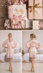 Prezenty dla świadków boxy prezentowe dla Świadkowej, prośba o świadkowanie  prośba o świadkowanie fajny prezent dla świadkowej szlafrok ze złotym napisem 4