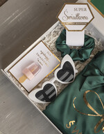 Prezenty dla świadków boxy prezentowe dla Świadkowej, prośba o świadkowanie  prezent dla świadkowej, pomysł na prezent dla świadkowej, Box prezentowy dla świadkowej z zielonym szlafrokiem, zestaw prezentowy dla druhny4