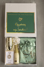 Prezenty dla świadków boxy prezentowy dla Świadkowej, prośba o świadkowanie  czy zostaniesz moją świadkową pomysł na prezent dla świadkowej, Box prezentowy dla świadkowej z miętowym szlafrokiem, zestaw prezentowy dla druhny1