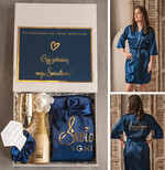Prezenty dla świadków boxy prezentowe dla Świadkowej, prośba o świadkowanie  czy zostaniesz moją świadkową pomysł na prezent dla świadkowej, Box prezentowy dla świadkowej z granatowym szlafrokiem, zestaw prezentowy dla druhny0