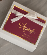 Prezenty dla świadków boxy prezentowe dla Świadkowej, prośba o świadkowanie  prezent dla druhny, pomysł na prezent dla świadkowej szlafrok z napisami, Box prezentowy dla świadkowej z bordowym szlafrokiem, zestaw prezentowy dla druhny15