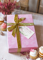 Prezenty dla Babci i Dziadka Prezenty dla Babci Prezent Dla Babci Zestaw w Welurowym pudełku Przepisnik Kuchenny grawerowany walek i czekoladki1