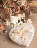 Prezenty dla Mamy zestawy w welurowych i ozdobnych pudełkach  prezent dla Mamy czekoladki, prezent na dzień mamy filiżanka z zaparzaczem, prezent dla mamy w ozdobnym pudełku18