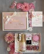 Prezenty dla Mamy zestawy w welurowych i ozdobnych pudełkach  Prezent Dla Mamy Szampanówka Mama Idealna, Fajne Pomysły Na Prezent Dla Mamy, Prezenty Z Okazji Dnia Mamy, Box Prezentowy Dla Mamy Na Urodziny0