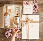 Prezenty dla Mamy zestawy w welurowych i ozdobnych pudełkach  Pomysł na prezent z okazji dnia mamy, Złoty Kielszek i nalepka na butelkę Zestaw Prezentowy dla Mamy z zyczeniami3