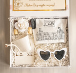 Prezenty dla Mamy zestawy w welurowych i ozdobnych pudełkach  fajne prezenty dla mamy, pudełko z filiżanką i kawą gotowy do wręczenia prezent dla mamy, filiżanka serce ze spodkiem, pomysł na prezent dla mamy1