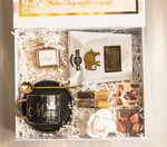 Prezenty dla Mamy zestawy w welurowych i ozdobnych pudełkach  Wyjątkowe prezenty dla Mamy, zastawy prezentowe z filiżanką dla mamy, box z okazji dnia mamy z filiżanką i herbatą, pomysł co dać mamie na dzień mamy 1